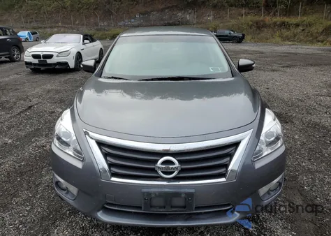 2015 Nissan Altima 2.5 z USA, uszkodzony, nr VIN 1N4AL3AP1FC120668